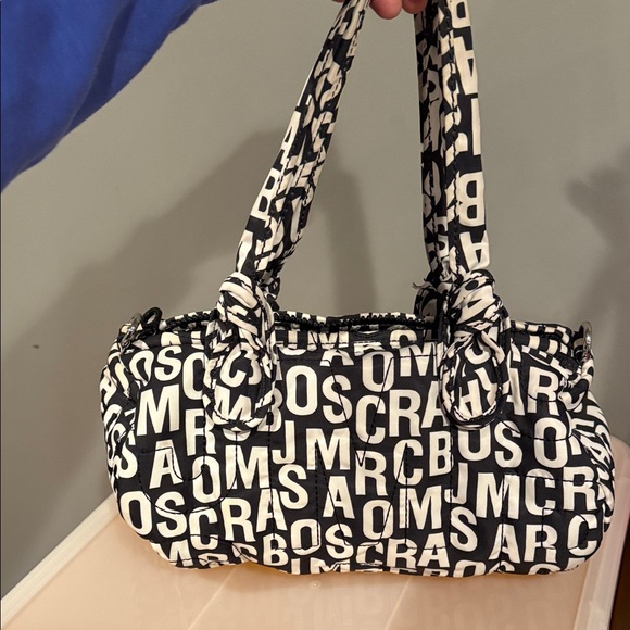 Marc Jacobs Monochrome Lettered Shoulder Bag - Picture 3 of 7